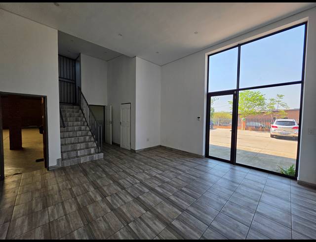 689M² FACTORY TO LET IN COSMO BUSINESS PARK